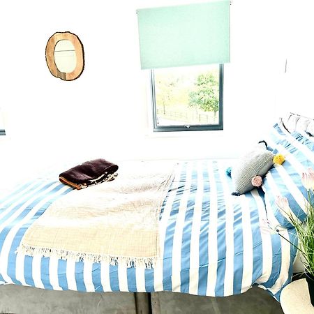 Rye Brand New Apartment מראה חיצוני תמונה